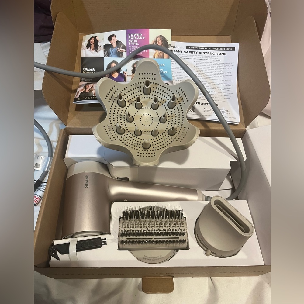 Shark Hyperair IQ with all 3 attachments including diffuser